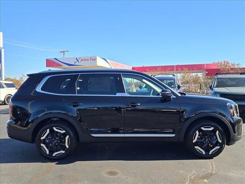 New 2025 Kia Telluride EX w/ EX Captain's Chair Package image 2