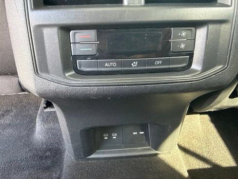 Used 2022 Volkswagen Atlas SE w/ Panoramic Sunroof Package AWD/4WD image 16