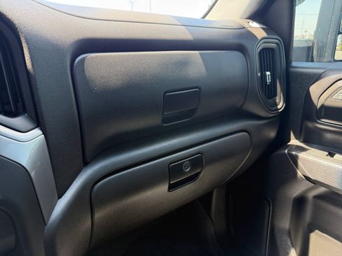 Used 2022 Chevrolet Silverado 2500 Custom w/ Custom Value Package AWD/4WD image 23