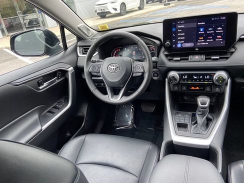 Used 2023 Toyota RAV4 XLE Premium AWD/4WD image 15