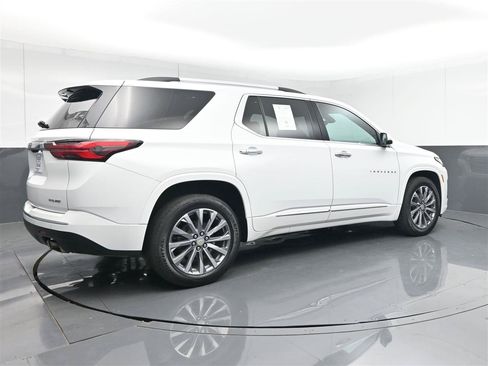 Used 2022 Chevrolet Traverse Premier w/ LPO, Floor Liner Package FWD image 5