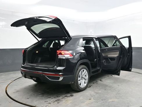 Used 2022 Volkswagen Atlas Cross Sport SE image 40