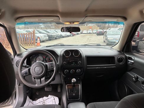 Used 2014 Jeep Patriot Sport image 14