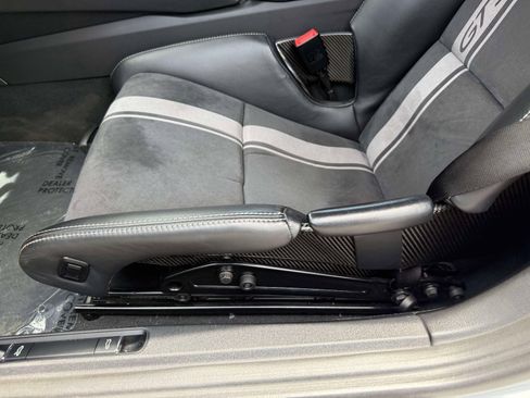 Used 2018 Porsche 911 GT3 RWD image 32