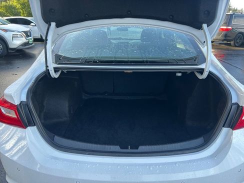 Used 2024 Chevrolet Malibu LT FWD image 24