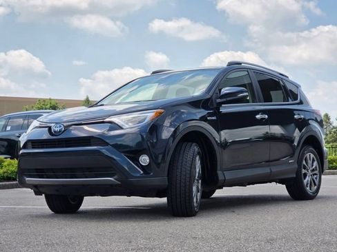 Used 2018 Toyota RAV4 Limited AWD/4WD image 22
