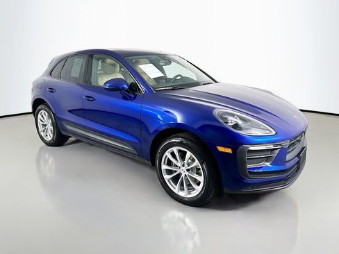 Certified 2023 Porsche Macan AWD/4WD image 7