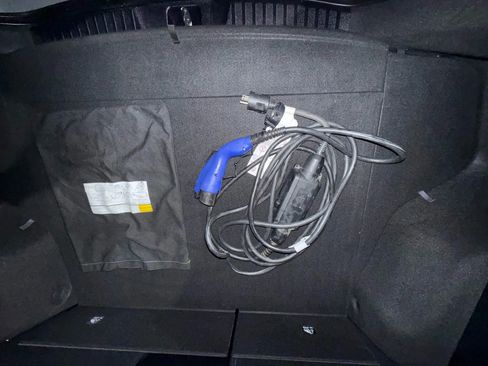 Used 2017 Toyota Prius Prime Premium image 23