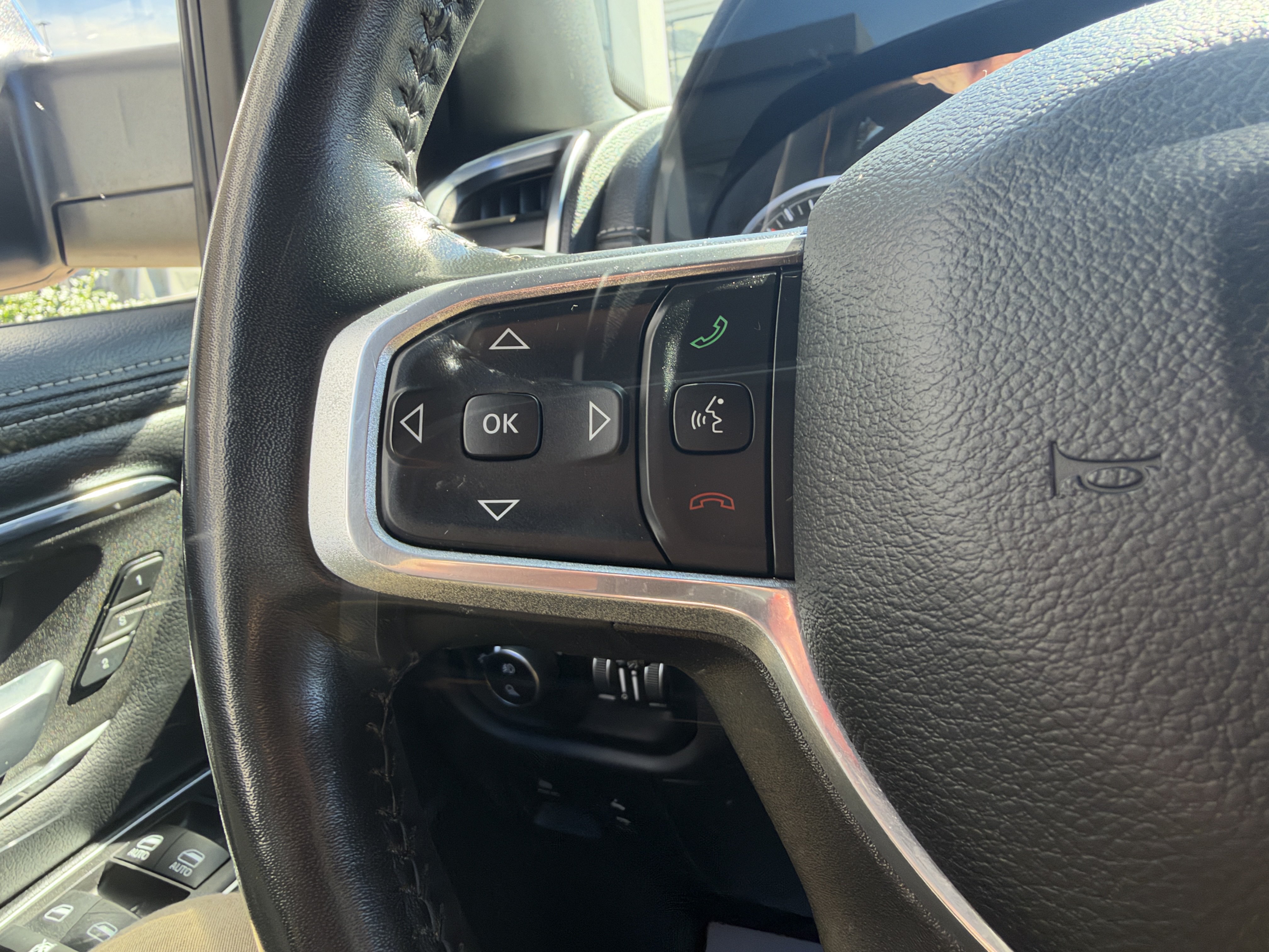 Used 2024 RAM 1500 Laramie AWD/4WD image 38