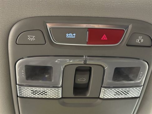 Used 2025 Kia Telluride S AWD/4WD image 33