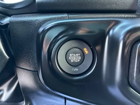 Used 2023 Jeep Wrangler Unlimited Sahara AWD/4WD image 32