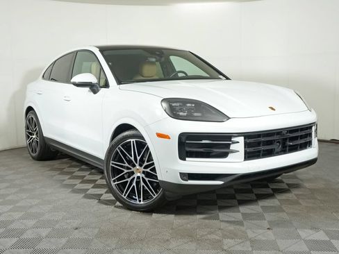 Certified 2024 Porsche Cayenne Coupe AWD/4WD image 9