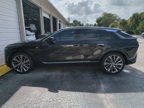 Used 2023 Cadillac Lyriq 2WD image 2