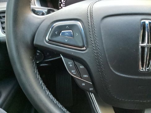 Used 2019 Lincoln MKZ Premiere image 41