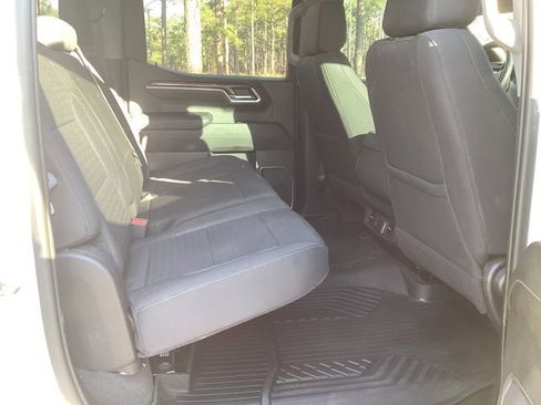 Used 2022 Chevrolet Silverado 1500 LT w/ Z71 Off-Road Package image 11