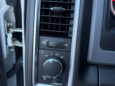 Used 2018 RAM 2500 SLT AWD/4WD image 18
