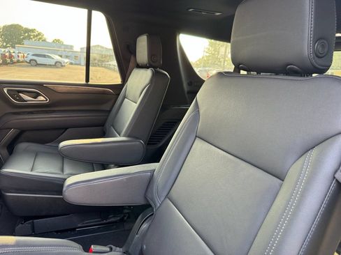 Used 2022 Chevrolet Tahoe LT w/ LT Signature Plus Package RWD image 10