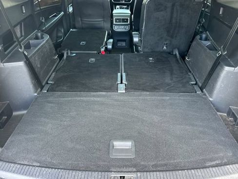 Used 2024 Volkswagen Atlas SE w/ Panoramic Sunroof Package FWD image 15