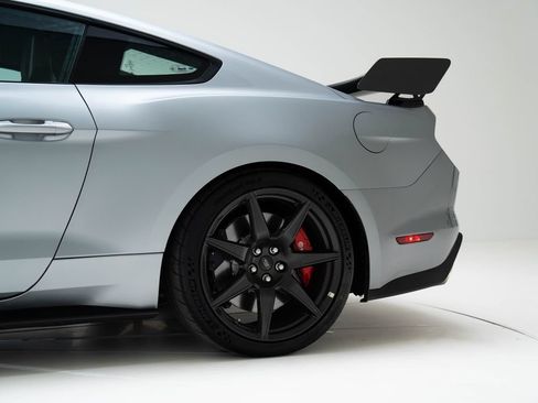 Used 2022 Ford Mustang Shelby GT500 w/ Carbon Fiber Track Pack RWD image 12