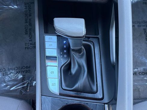Used 2025 Hyundai Elantra SEL image 38