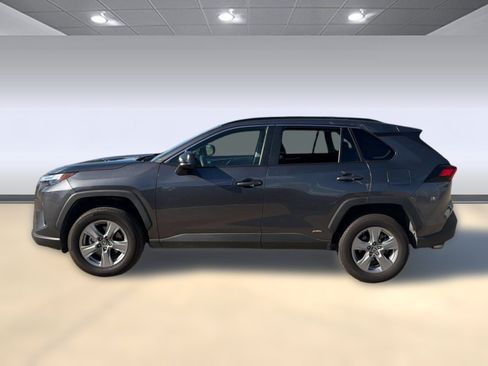 Used 2025 Toyota RAV4 LE AWD/4WD image 2