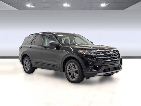 New 2026 Ford Explorer Active w/ Active Comfort Package image 6