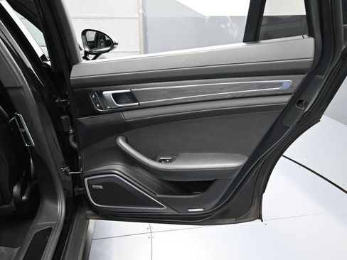 Certified 2022 Porsche Panamera Platinum Edition image 28