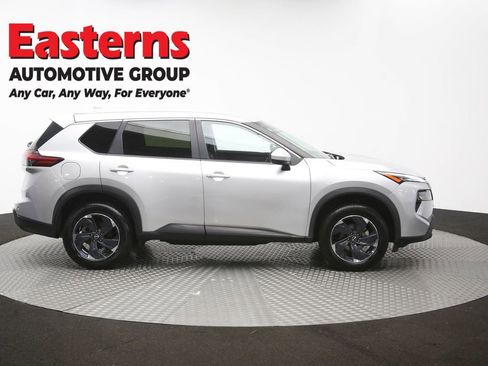 Used 2024 Nissan Rogue SV FWD image 44