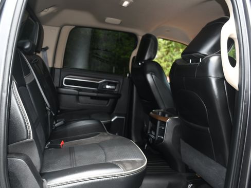 Used 2022 RAM 2500 Laramie AWD/4WD image 19
