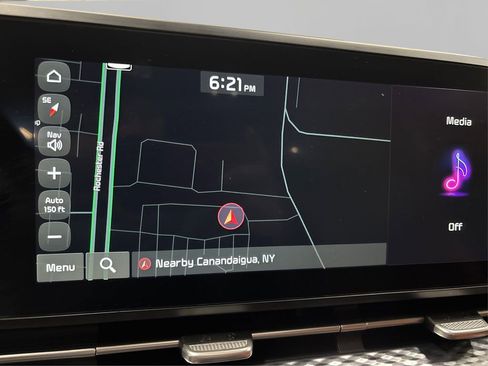 Certified 2024 Kia Carnival SX Prestige image 32