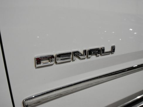 Used 2016 GMC Yukon Denali w/ Open Road Package image 7