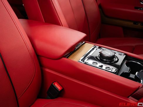 Used 2023 Rolls-Royce Cullinan w/ Cullinan Package AWD/4WD image 35