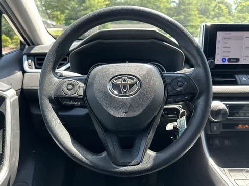 Used 2023 Toyota RAV4 LE AWD/4WD image 7