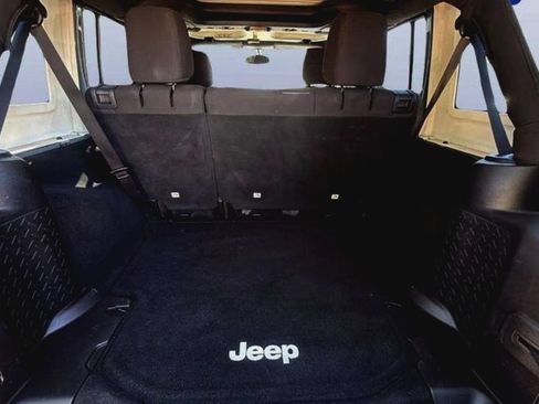 Used 2015 Jeep Wrangler Unlimited Sport w/ Quick Order Package 24S AWD/4WD image 17