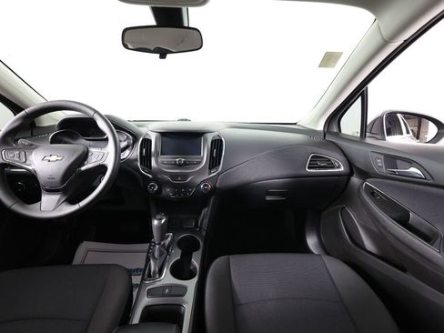 Used 2017 Chevrolet Cruze LT image 29