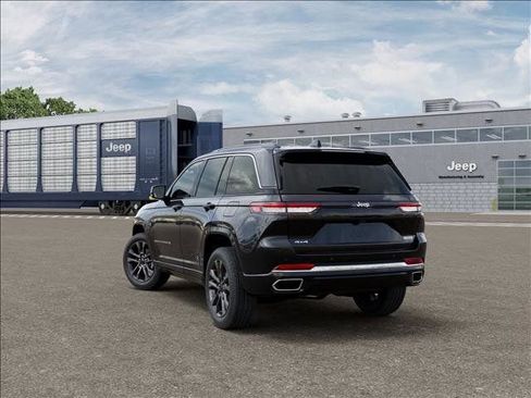 New 2025 Jeep Grand Cherokee Overland w/ Luxury Tech Group IV AWD/4WD image 3