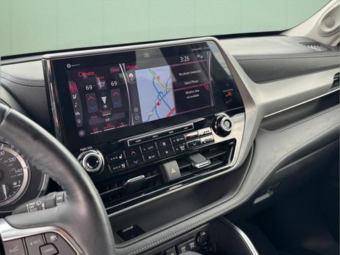 Used 2021 Toyota Highlander Platinum AWD/4WD image 23
