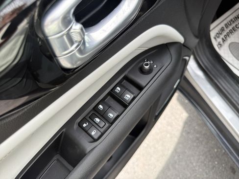 Used 2023 Jeep Compass Limited w/ Elite Group image 16