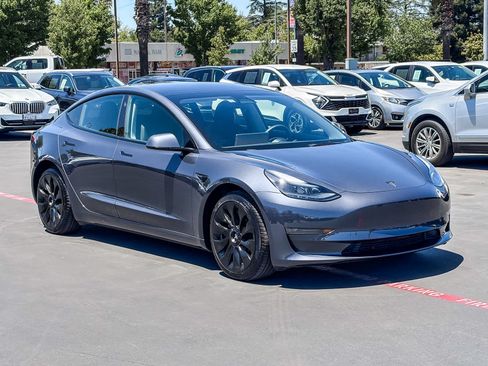 Used 2023 Tesla Model 3 Standard Range RWD image 5