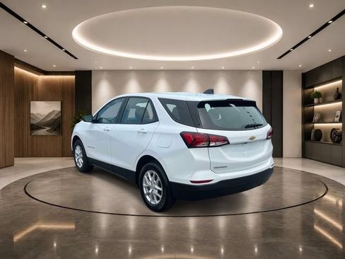 Used 2023 Chevrolet Equinox LS FWD image 5