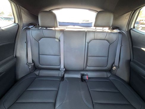 Used 2025 Buick Envista Sport Touring image 38