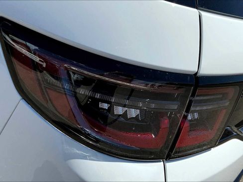 Certified 2022 Land Rover Discovery Sport SE R-Dynamic image 28