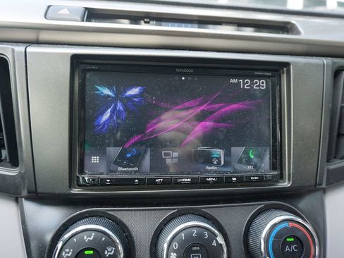 Used 2014 Toyota RAV4 LE FWD image 9