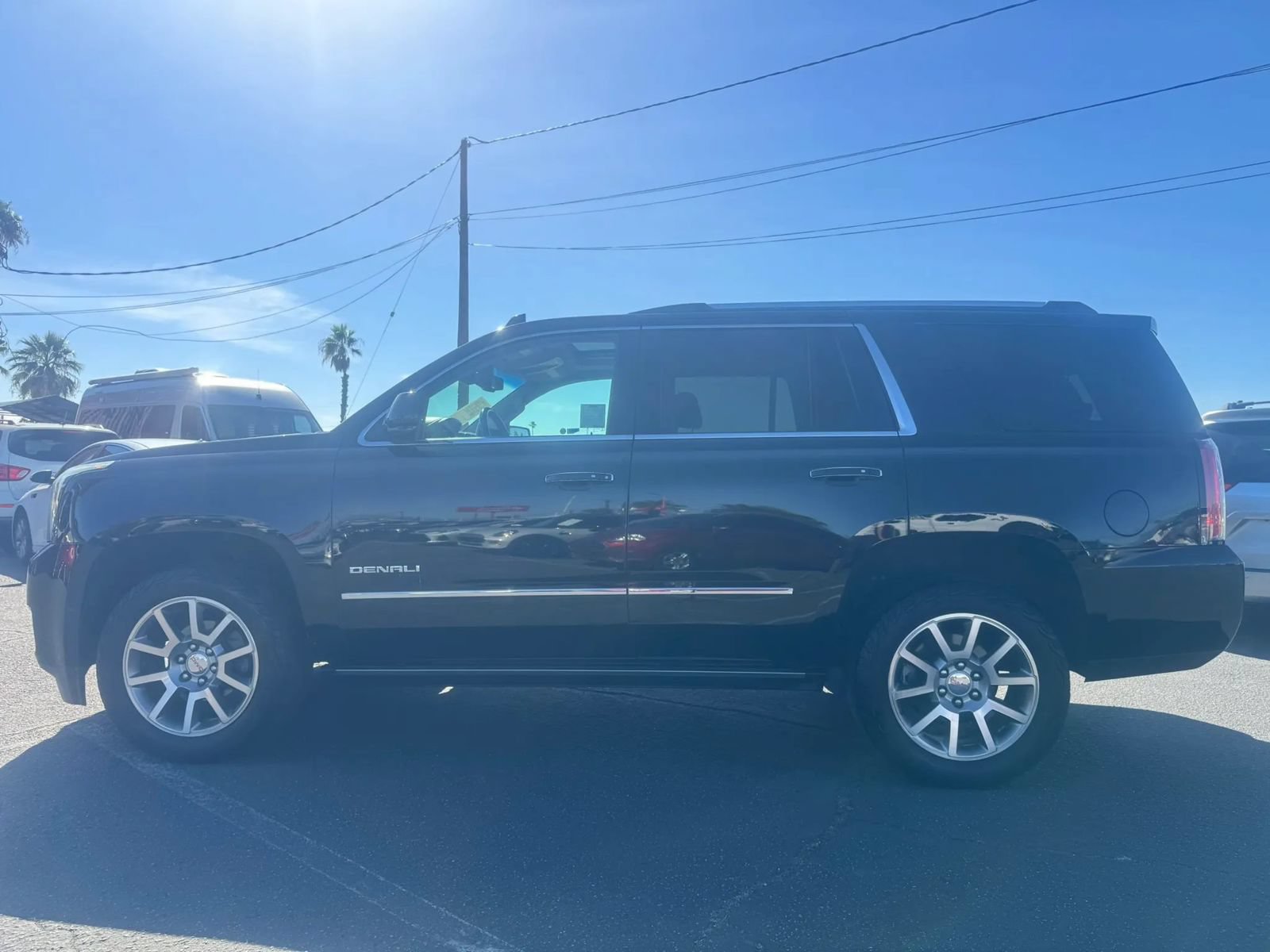 Used 2019 GMC Yukon Denali w/ Open Road Package AWD/4WD image 3