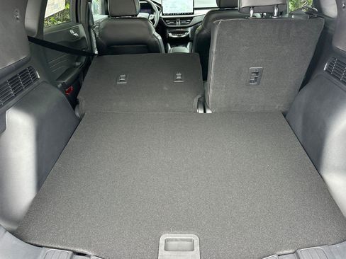 New 2025 Ford Escape SE image 12