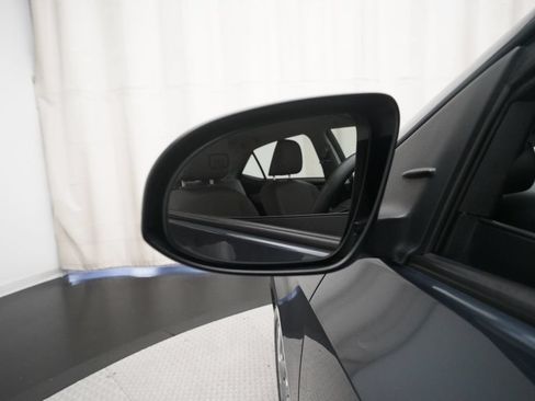 Used 2016 Toyota Corolla LE FWD image 25