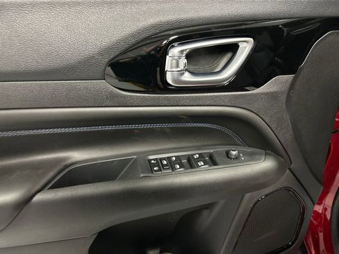 New 2026 Jeep Compass Limited image 12