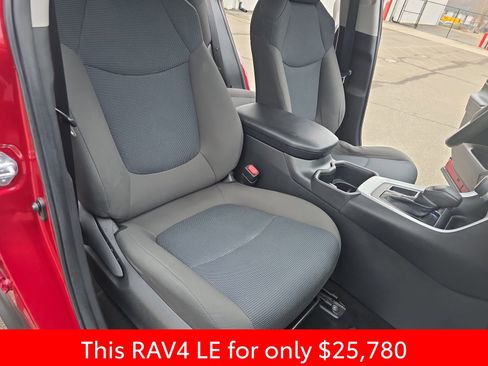 Used 2022 Toyota RAV4 LE image 16