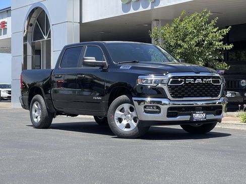 New 2026 RAM 1500 4x4 Crew Cab image 2