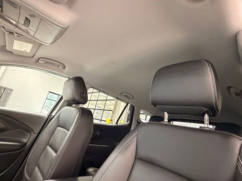 Used 2022 GMC Terrain SLT w/ Infotainment Package II image 23